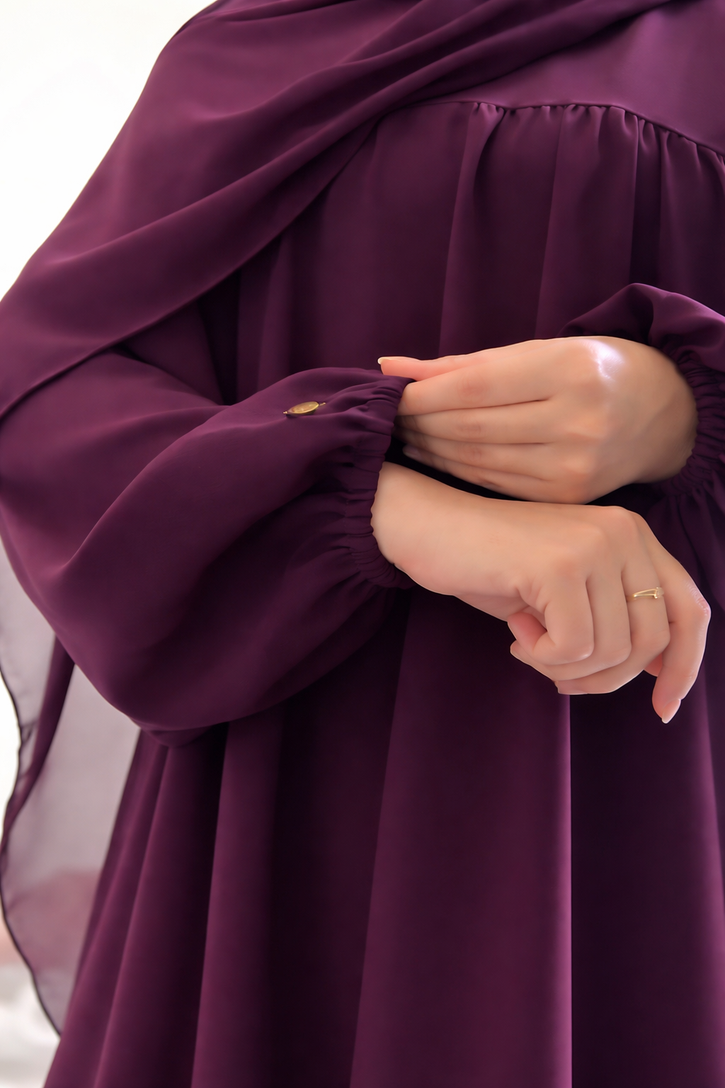 Premium Plain Daily Wear Full-Length Abaya with Matching Hijab – Comfortable & Modest