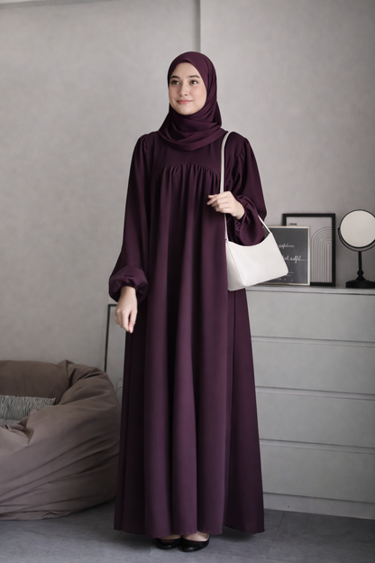 Premium Plain Daily Wear Full-Length Abaya with Matching Hijab – Comfortable & Modest