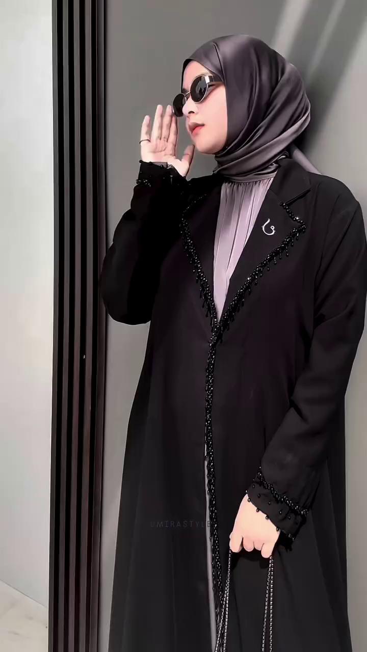 The "Elegance Noir" Beaded Lapel Abaya