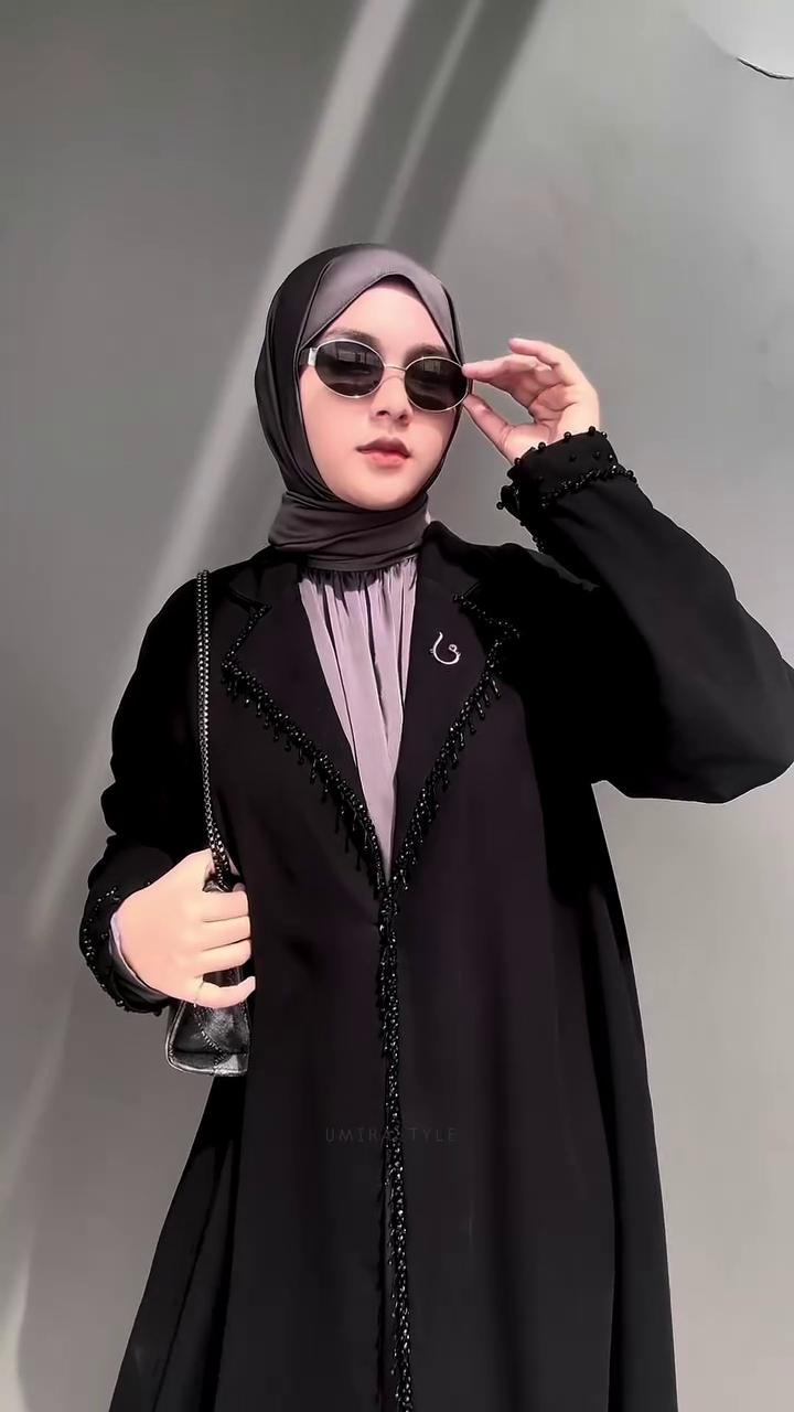 The "Elegance Noir" Beaded Lapel Abaya