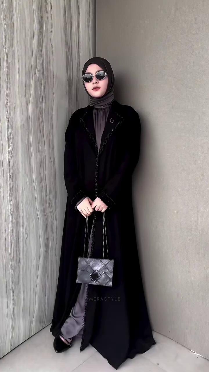 The "Elegance Noir" Beaded Lapel Abaya